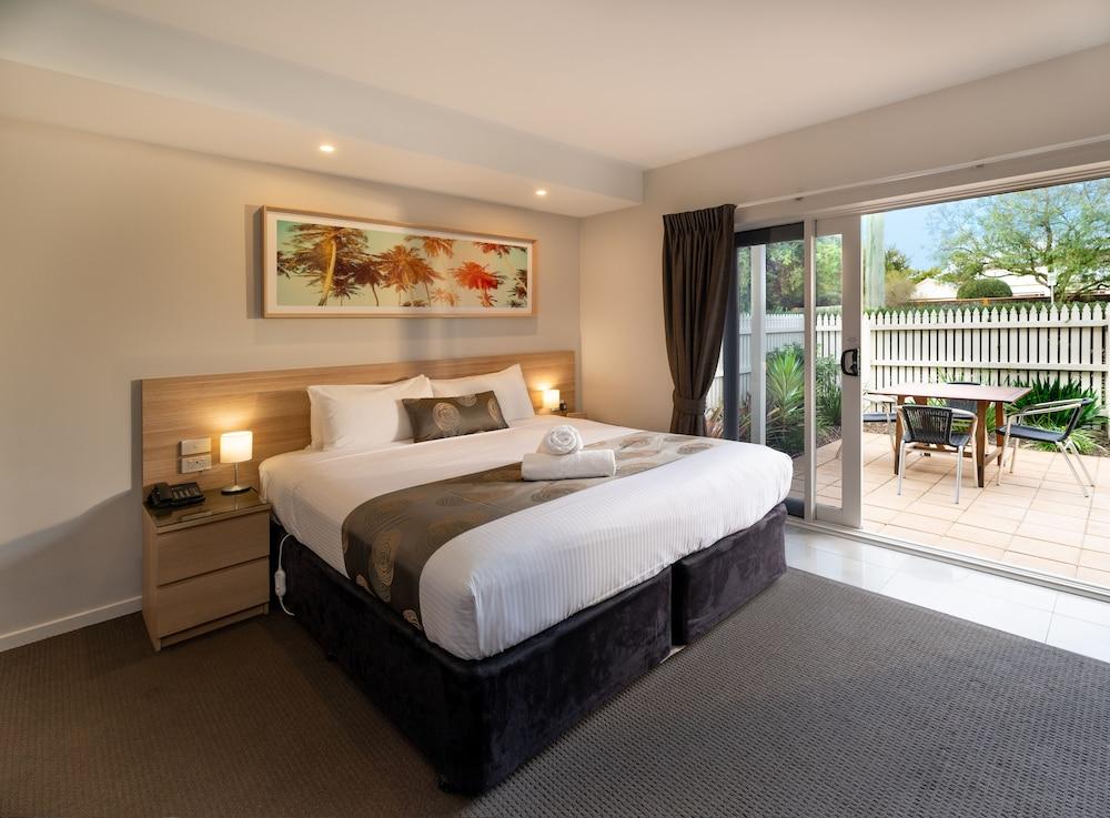 โบ๊ตเฮาส์ รีสอร์ต สตูดิโอ แอนด์ สวีท Motel แบลร์กาวรี ภายนอก รูปภาพ