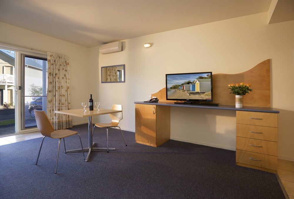 โบ๊ตเฮาส์ รีสอร์ต สตูดิโอ แอนด์ สวีท Motel แบลร์กาวรี ภายนอก รูปภาพ