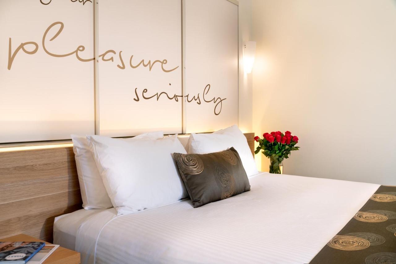 โบ๊ตเฮาส์ รีสอร์ต สตูดิโอ แอนด์ สวีท Motel แบลร์กาวรี ภายนอก รูปภาพ