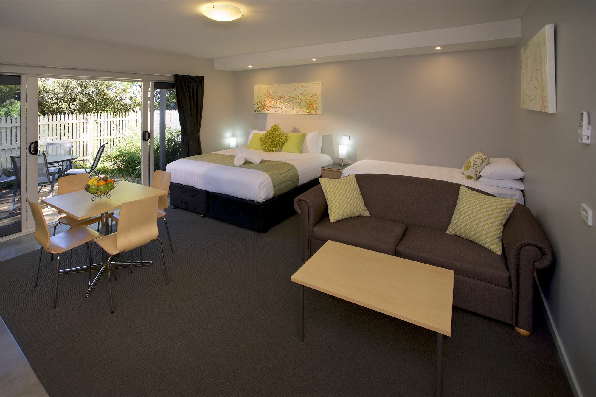 โบ๊ตเฮาส์ รีสอร์ต สตูดิโอ แอนด์ สวีท Motel แบลร์กาวรี ภายนอก รูปภาพ